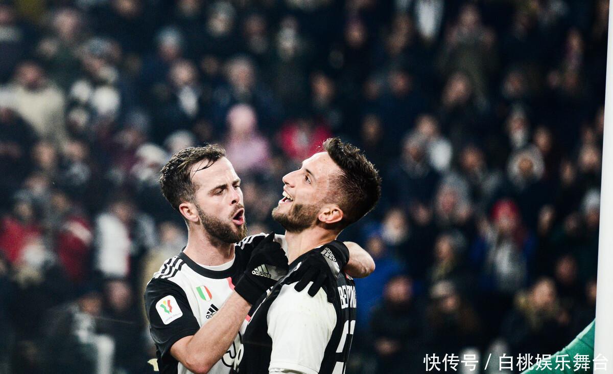 低平球传中 低平球传中