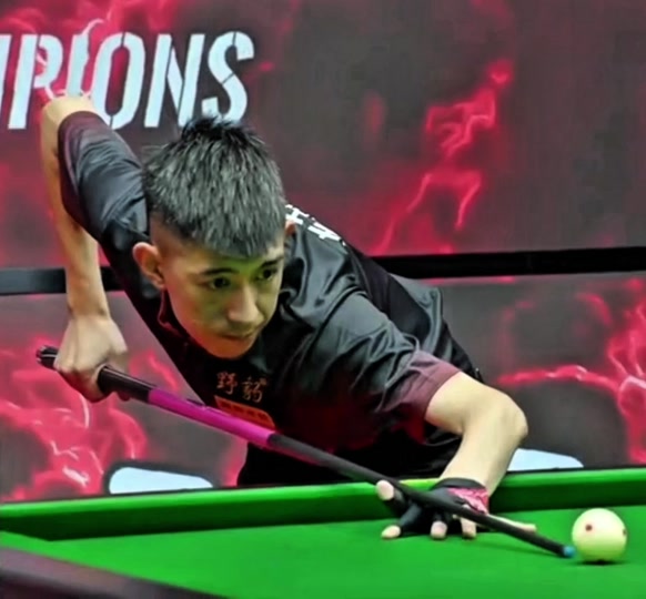 米后卫巴斯 米后卫巴斯